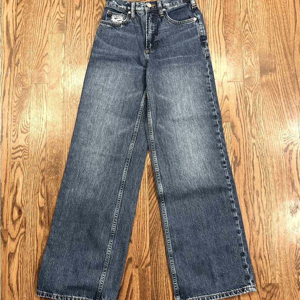 Wide Legged Jeans👖